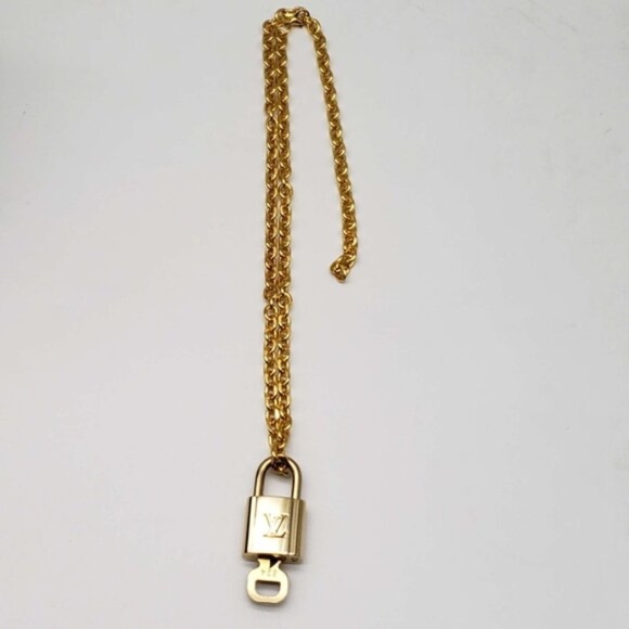 100% Auth Louis Vuitton Lock & Key w/ 18k Gold Plated Chain Necklace - Picture 4 of 9
